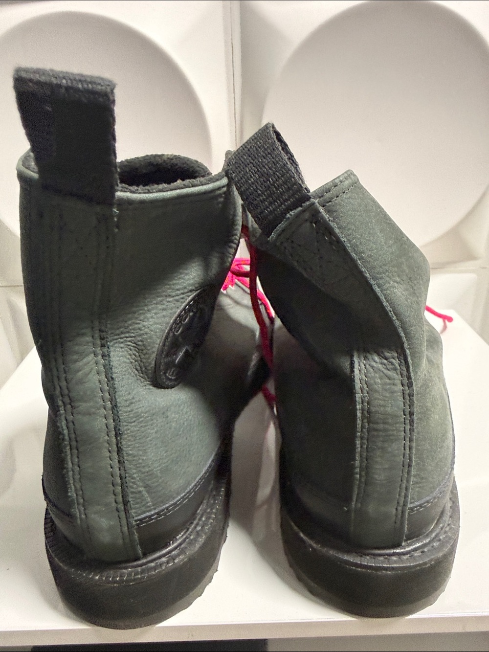 Converse Black Leather Lace-Up Platform Boots with Hot Pink Laces - Picture 6 of 8